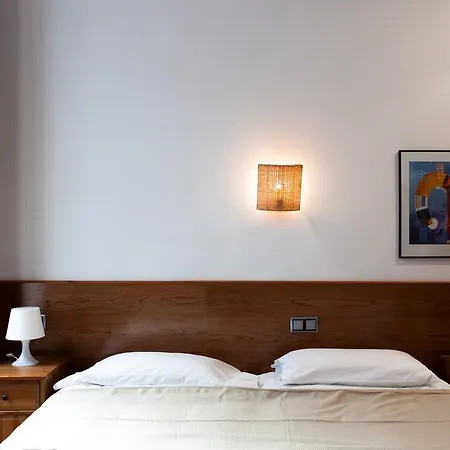 Estudios Pelayo Apartment *